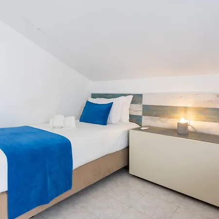 #197 Casa Gili 5br Family & Groups * Albufeira