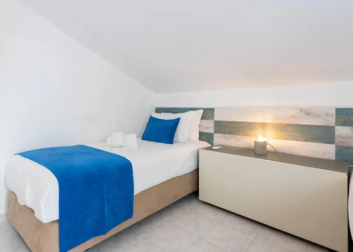 #197 Casa Gili 5br Family & Groups * Albufeira